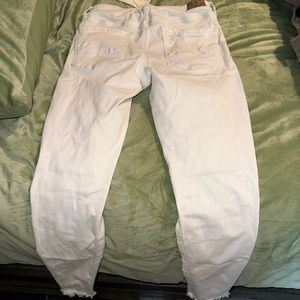 AE WHITE JEANS